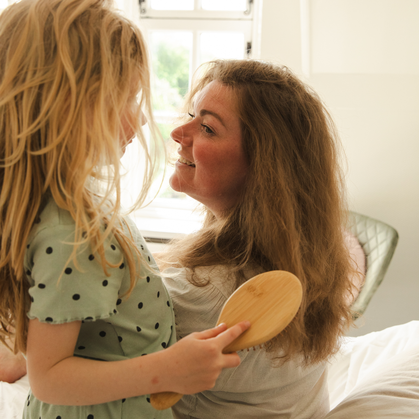 Bamboo Hairbrush – Plastic-Free Vegan Hair Brush with Bamboo Pins | Bamboe Haarborstel Duurzaam