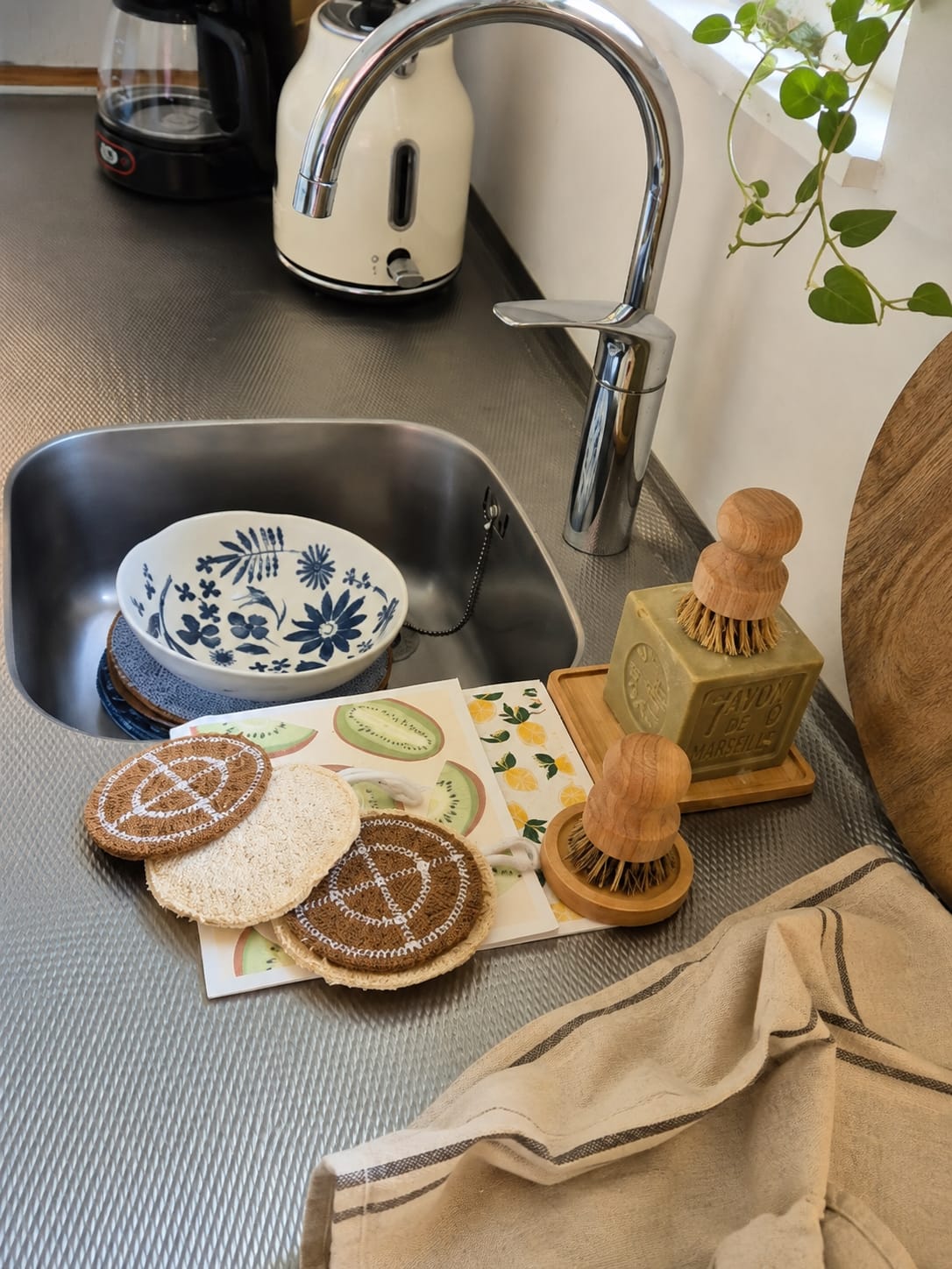 Eco Haven Natural Kitchen Cleaning Starter Set – Coconut, Loofah & Swedish Dish Cloths
