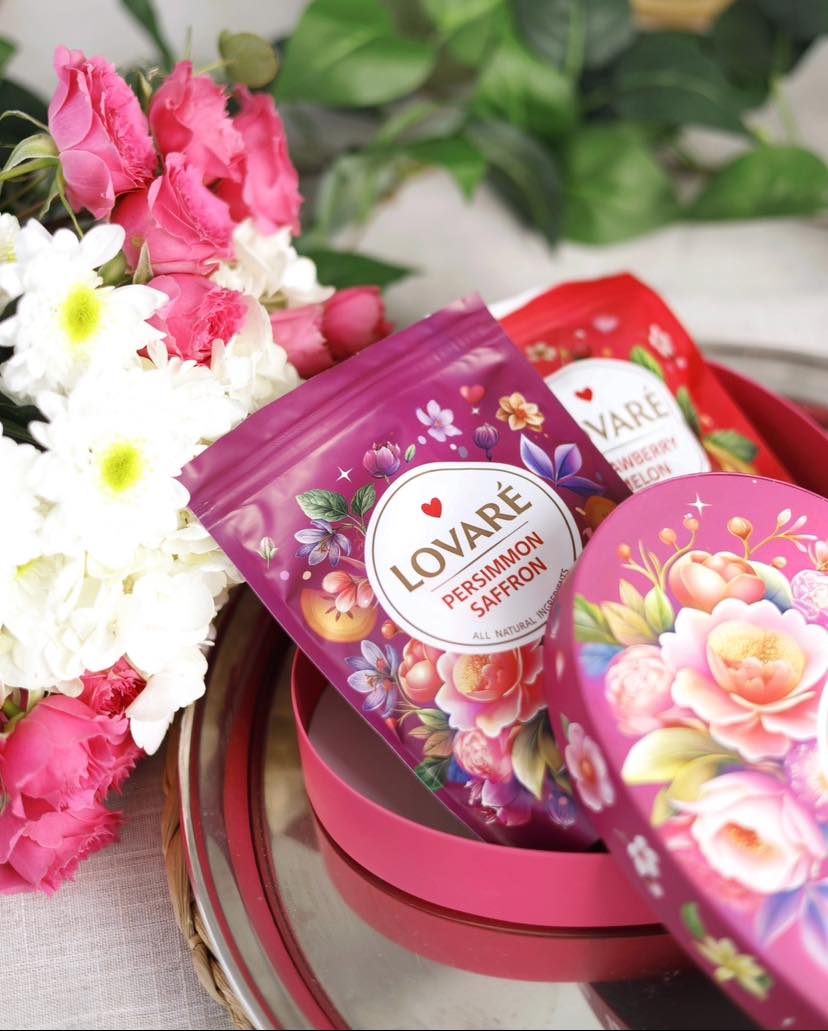Lovare “With Love” Tea Gift Set – Strawberry & Melon + Persimmon Saffron – 34 Pyramid Tea Bags