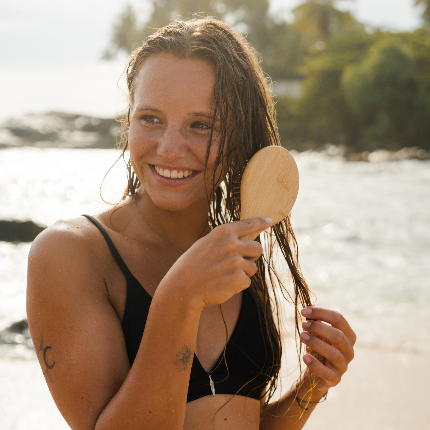 Bamboo Hairbrush – Plastic-Free Vegan Hair Brush with Bamboo Pins | Bamboe Haarborstel Duurzaam